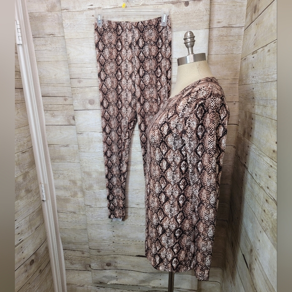 Zenana animal print top and bottom - Picture 2 of 4